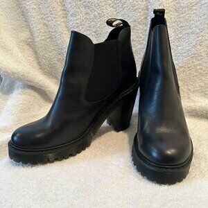 DR. MARTENS HURSTON WOMEN'S LEATHER HEELED CHELSEA BOOTS